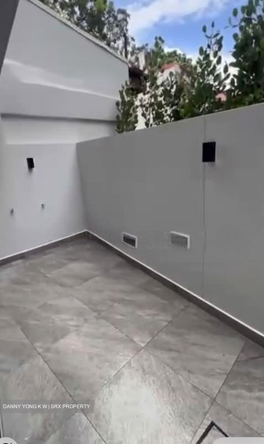 Joo Chiat Place (D15), Terrace #560034181